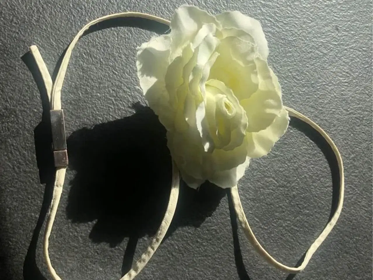 Billede 1 - Taljesmykke med rose