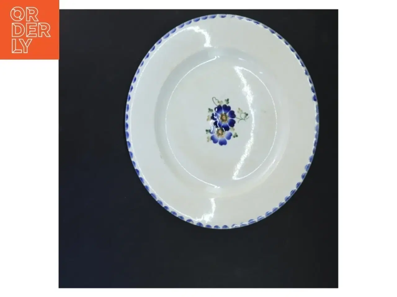 Billede 3 - Tallerken med blomsterdesign (str. Ø 26 cm)