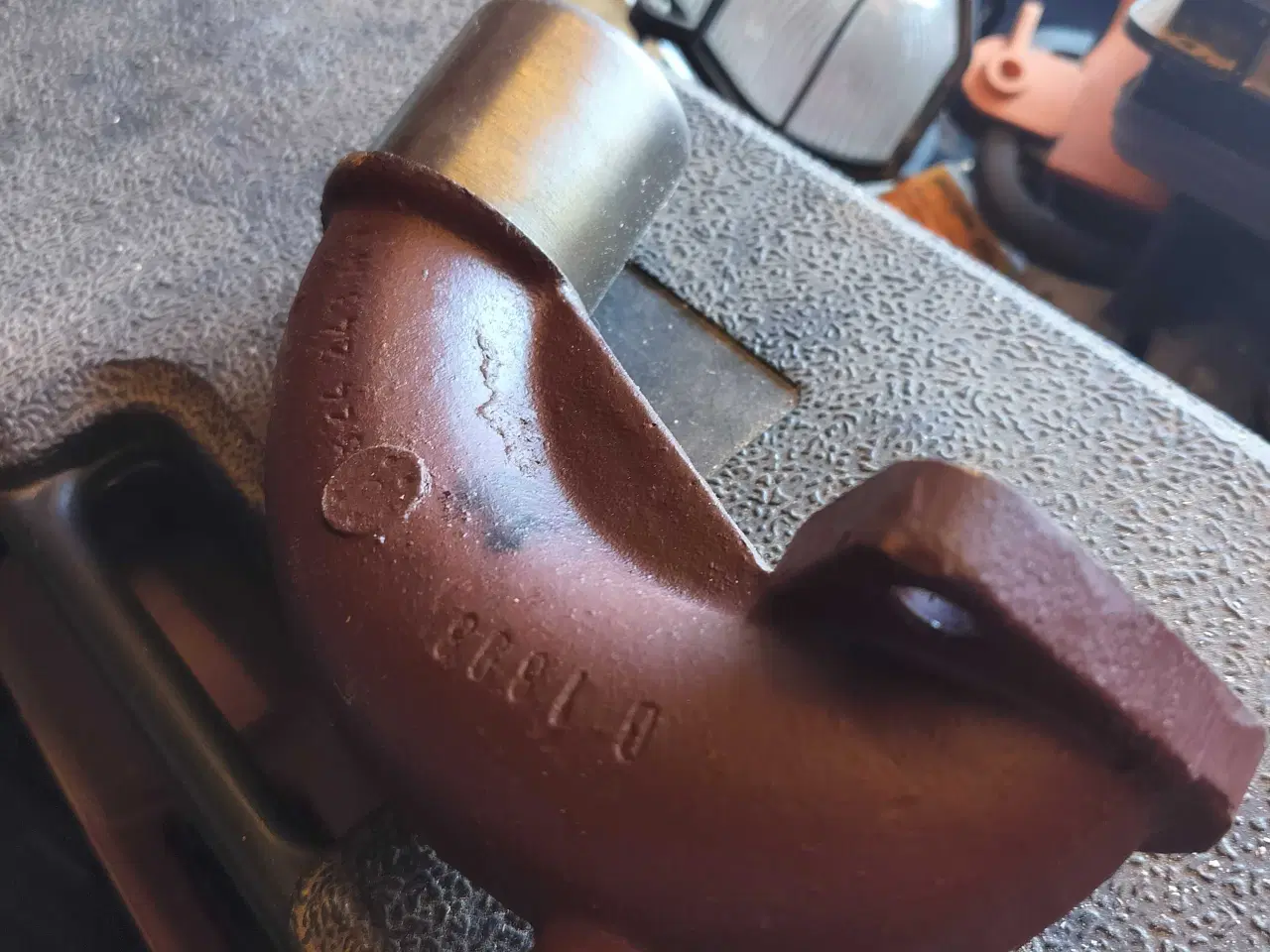 Billede 1 - Udstødnings bøjning MF 35