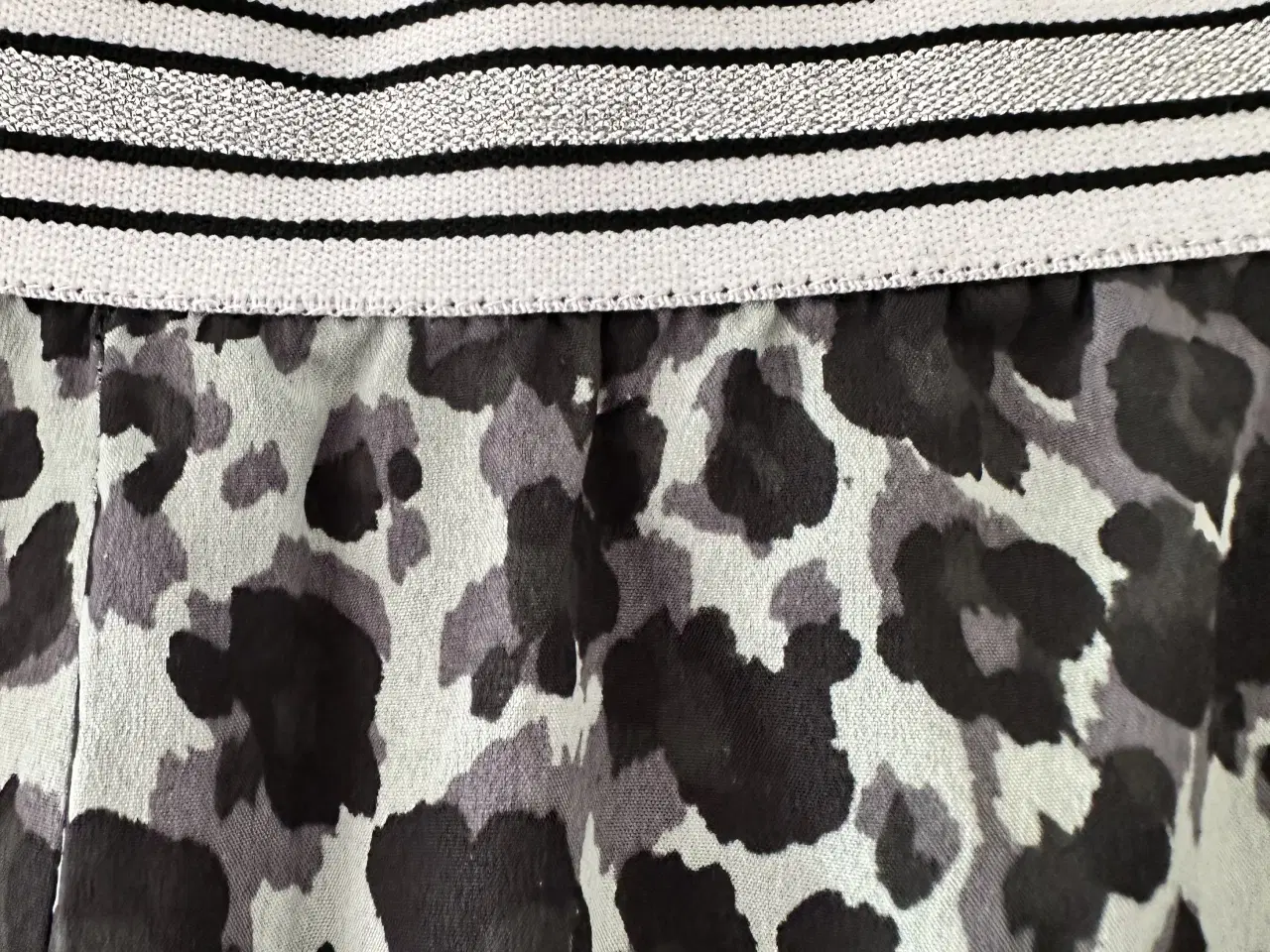 Billede 5 - Leopard bukser m lommer str. 4 Xl 