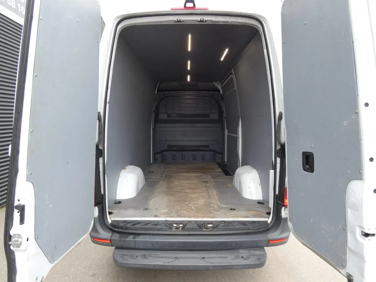 Billede 8 - Mercedes-Benz Sprinter 319 3,0 CDI A2 H2 RWD 190HK Van 6g