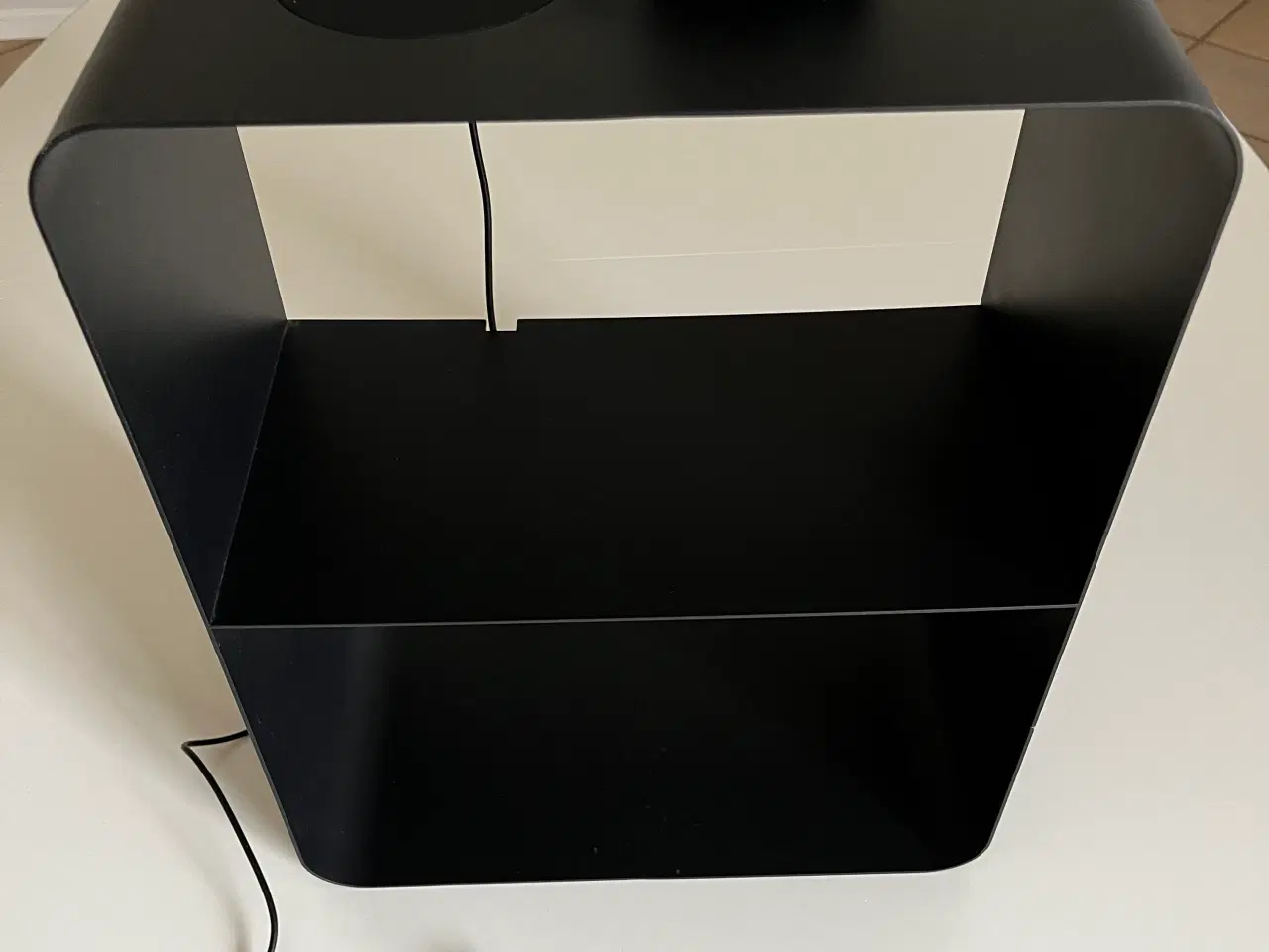 Billede 2 - Kreafunk møbel i sort metal m/ Bluetooth højttaler