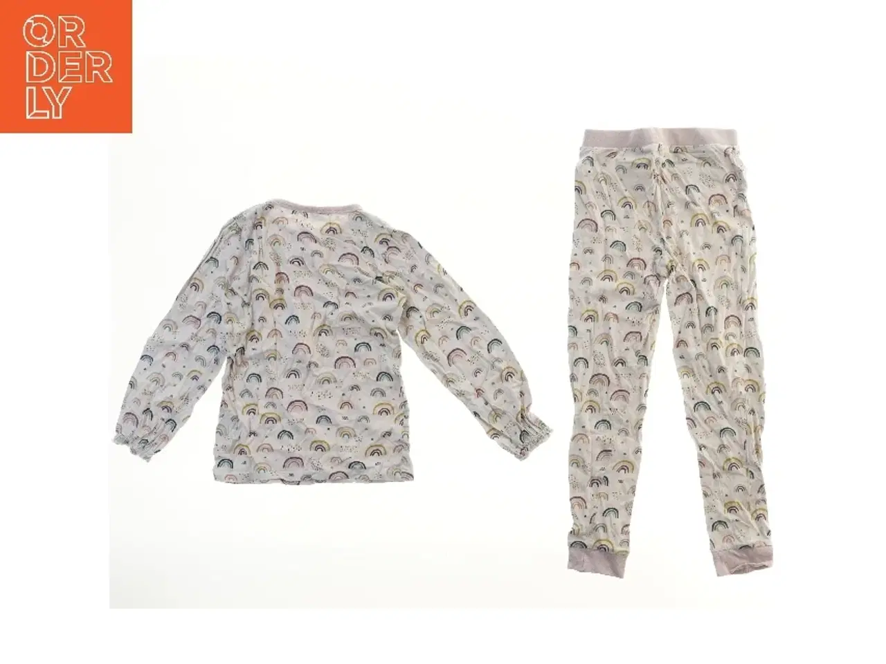 Billede 1 - Pyjamassæt med regnbuemønster (str. 122)
