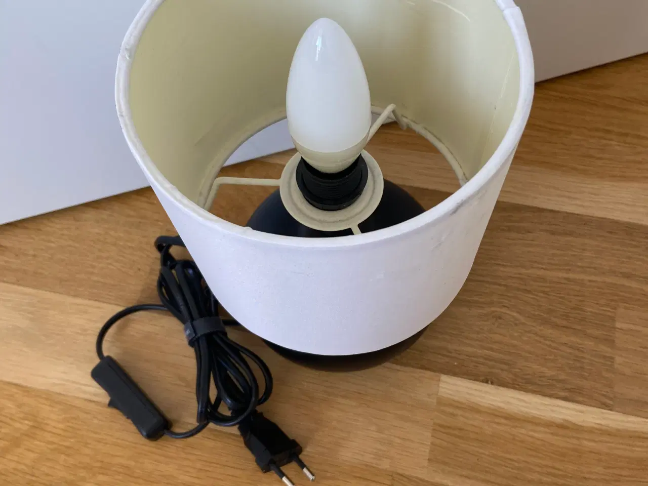 Billede 2 - IKEA bordlampe med pære