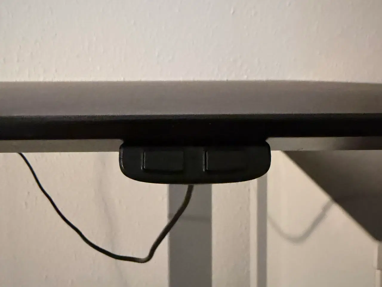 Billede 5 - Hæve sænkebord (+ kommode)