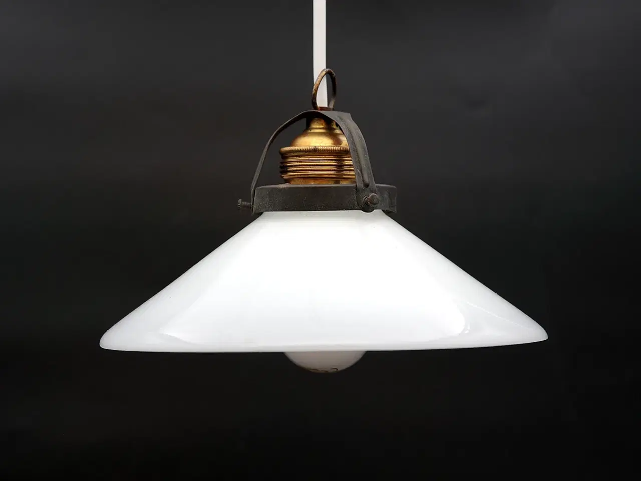 Billede 3 - Skomagerlampe i opalglas – dansk design 1940–50