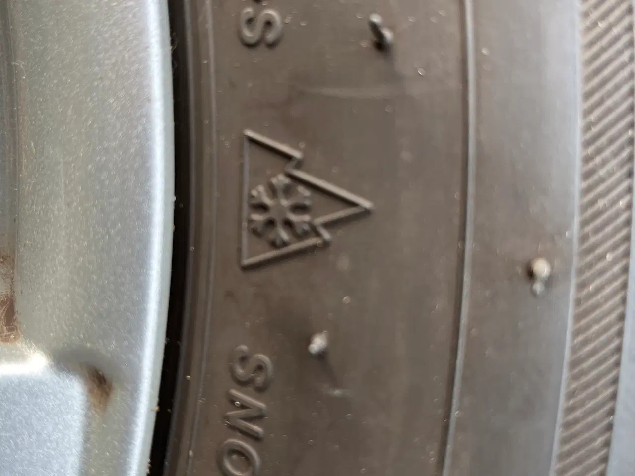 Billede 2 - Bridgestone vinterdæk på 17” alufælge
