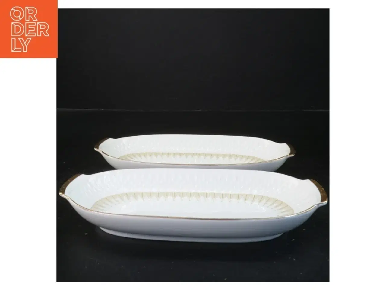 Billede 1 - Sæt af to porcelænsfade med guldkant (str. 24,5x13 cm)