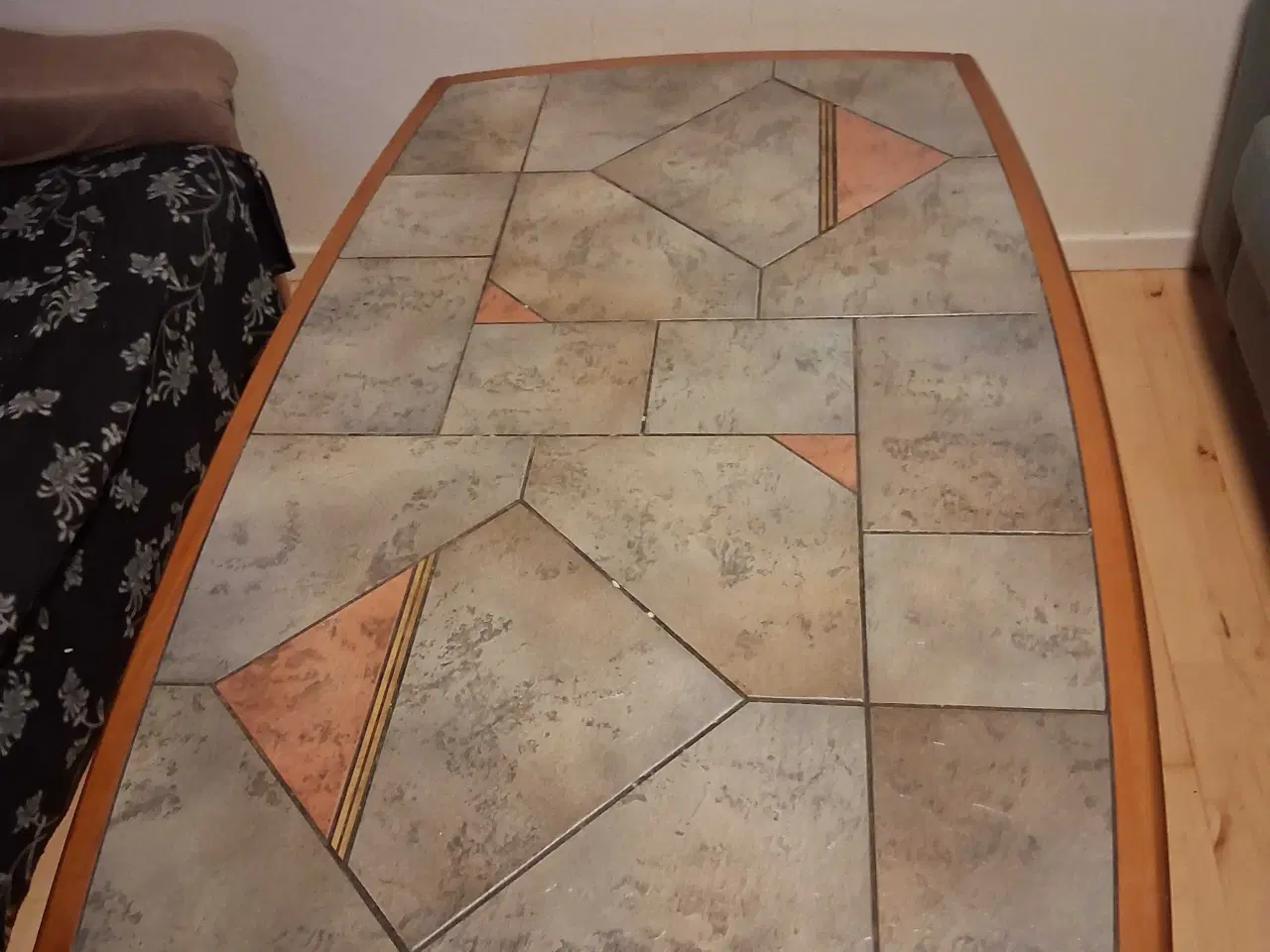 Billede 1 - Sofabord med klinker