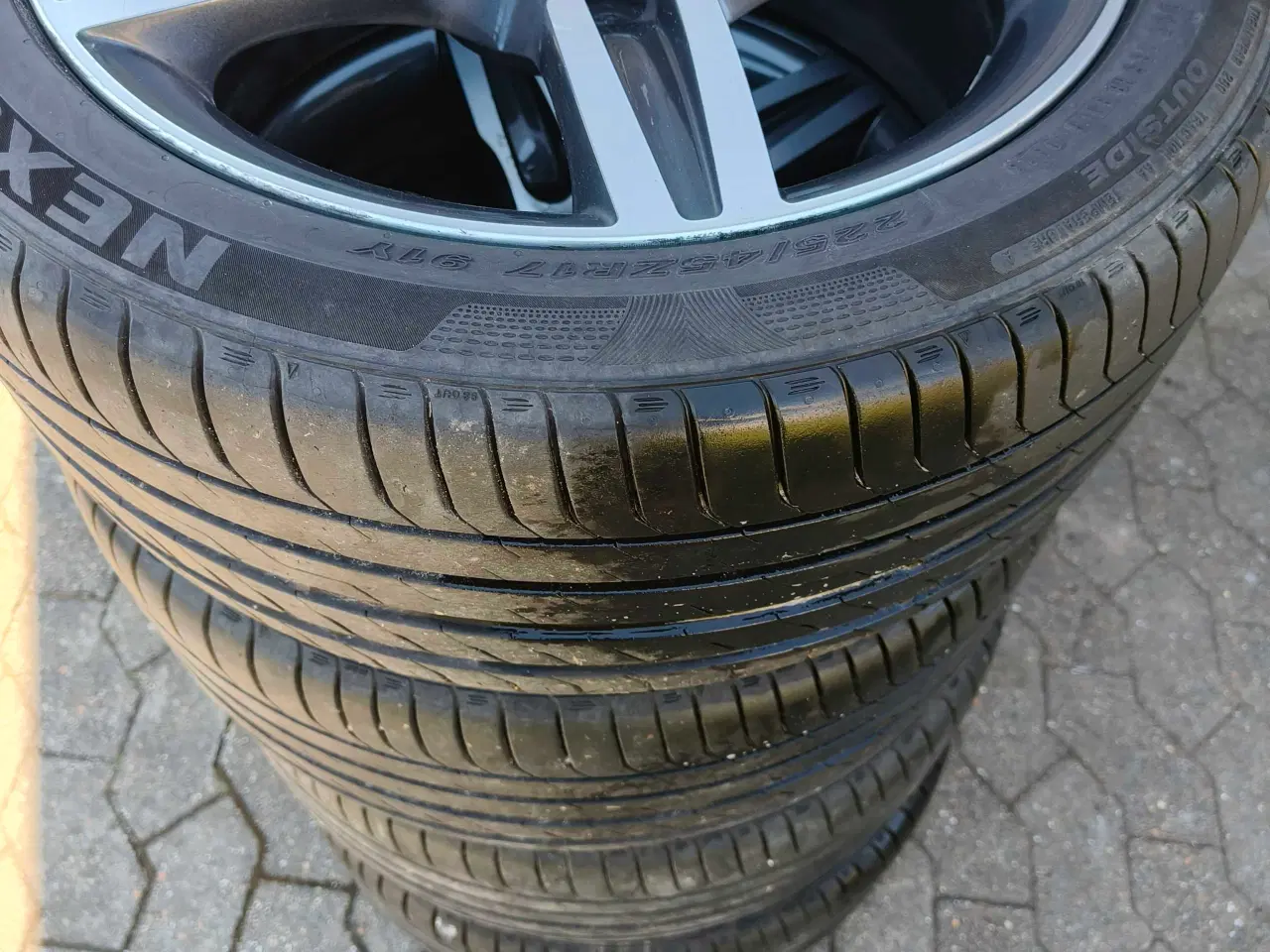 Billede 3 - BMW fælge med dæk 