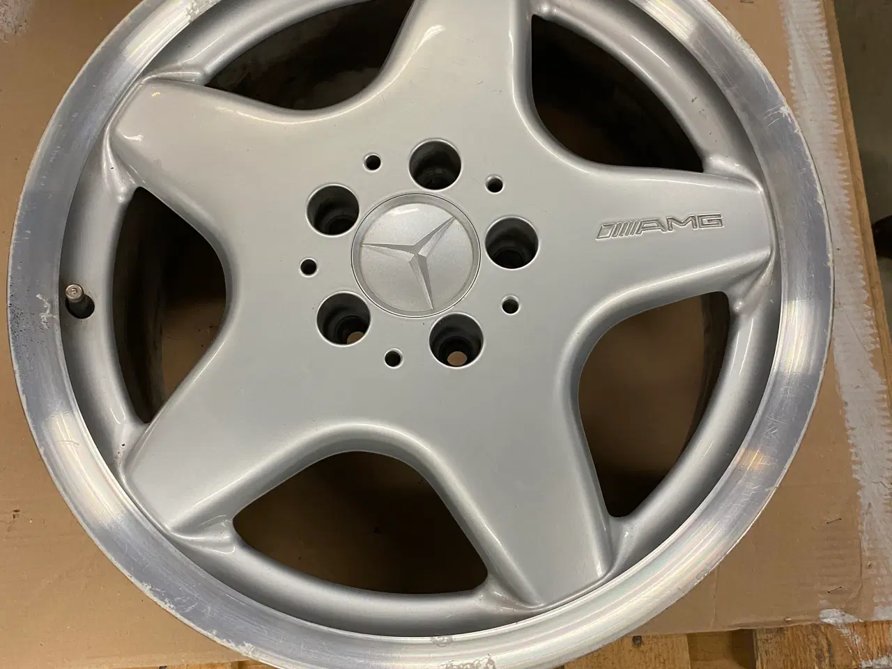 Billede 2 - Mercedes fælg Amg  7,5 x 17” ET 37 . 