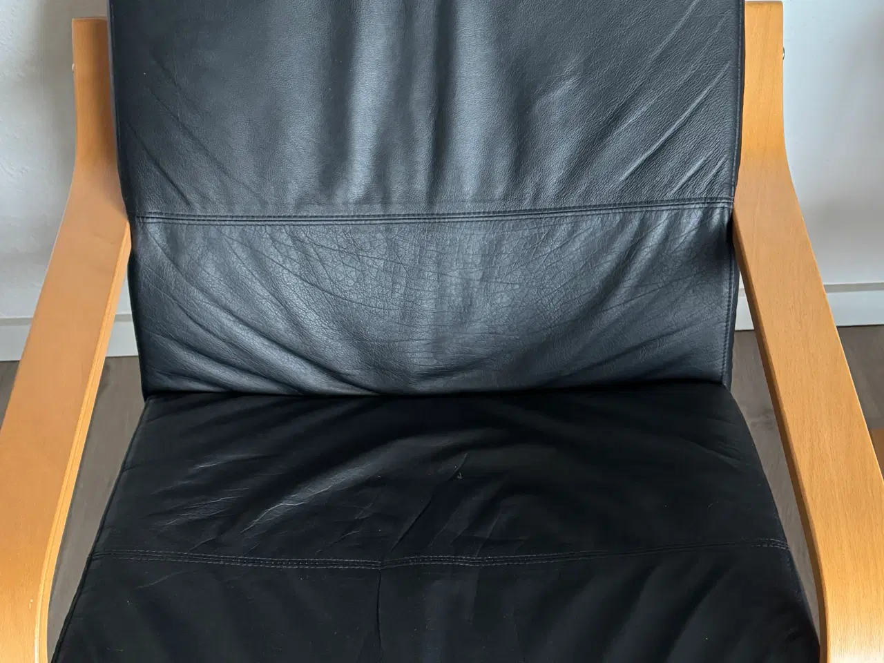 Billede 4 - To lænestole med fodskamler