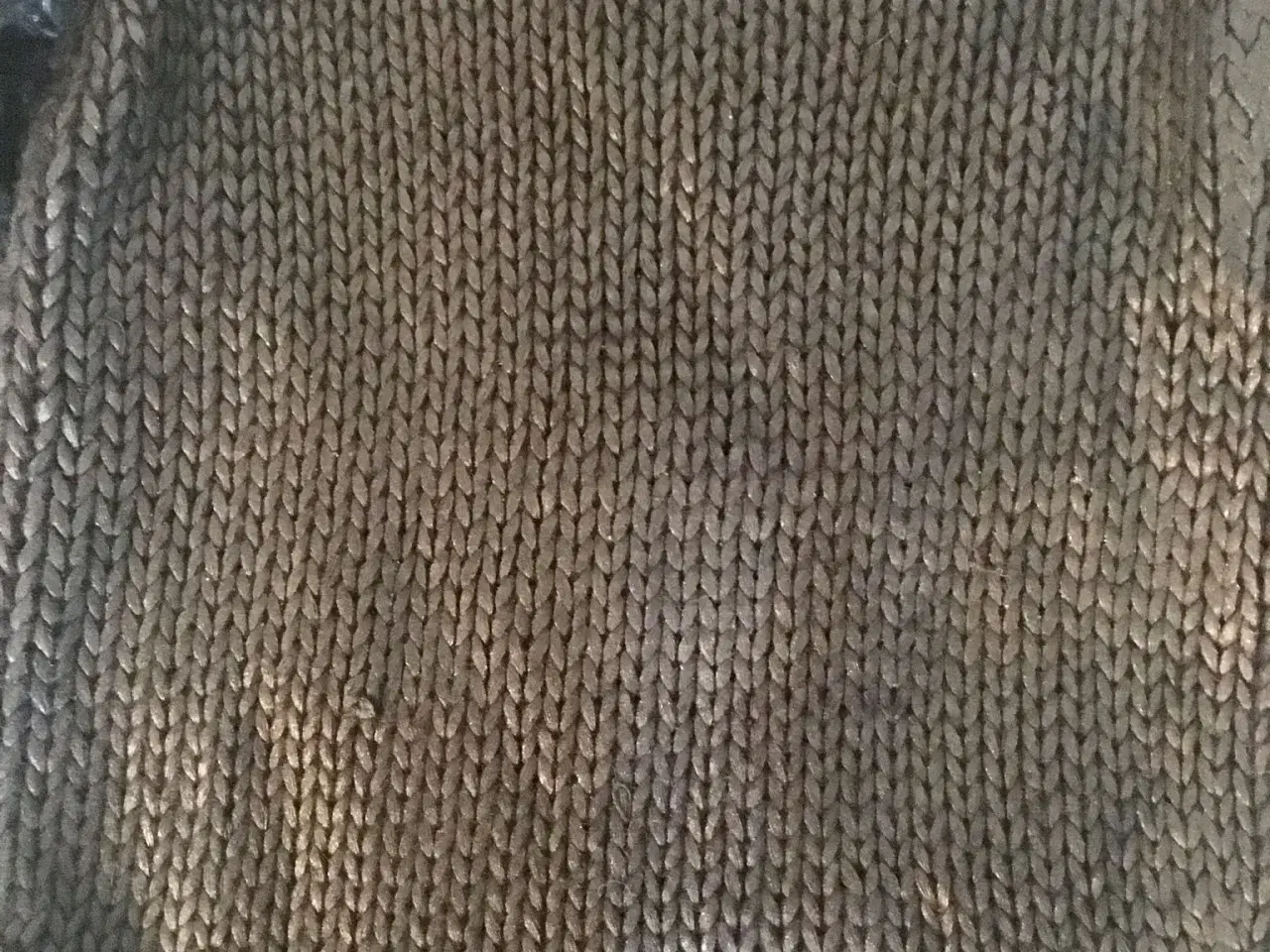 Billede 6 - Lækker sort sweater til salg 