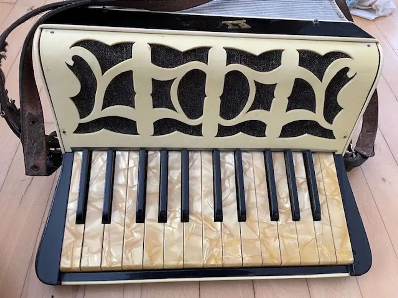 Billede 2 - Flot retro harmonika