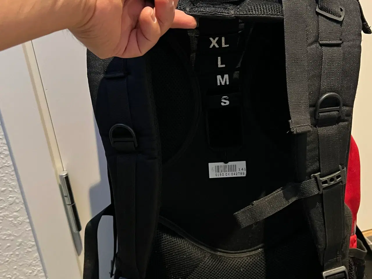 Billede 3 - & Other Stories rygsæk  70 stof unisex rød/grå