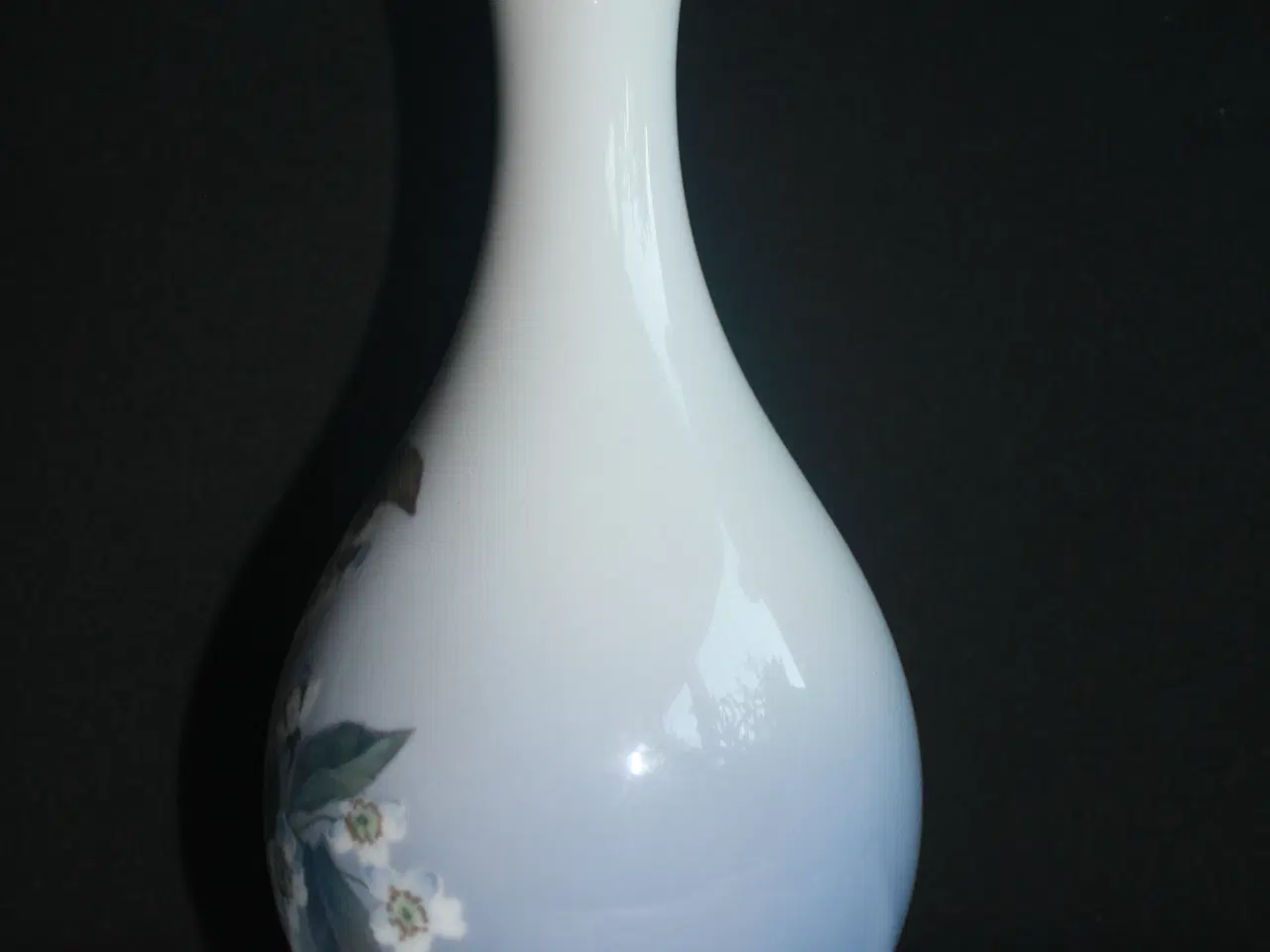 Billede 3 - Vase med æblekvist fra Royal Copenhagen