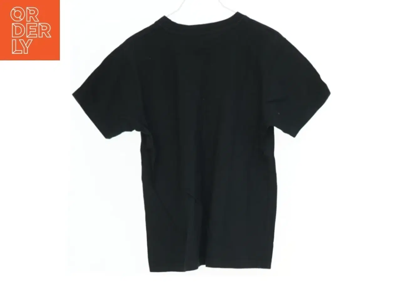 Billede 2 - Sort T-Shirt med grafik (str. 134)