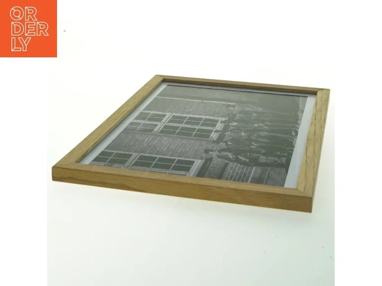 Billede 2 - Indrammet sort-hvid fotografi fra Nielsen (str. 21x29,7 cm)