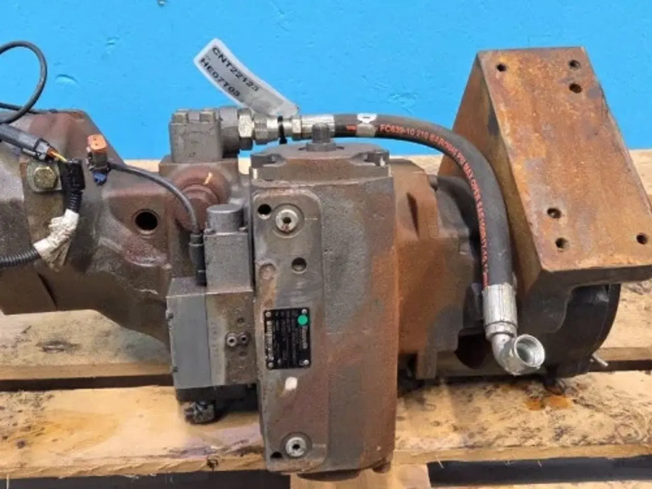 Billede 18 - New Holland T8.320 Hydrostatisk Pumpe 84393724