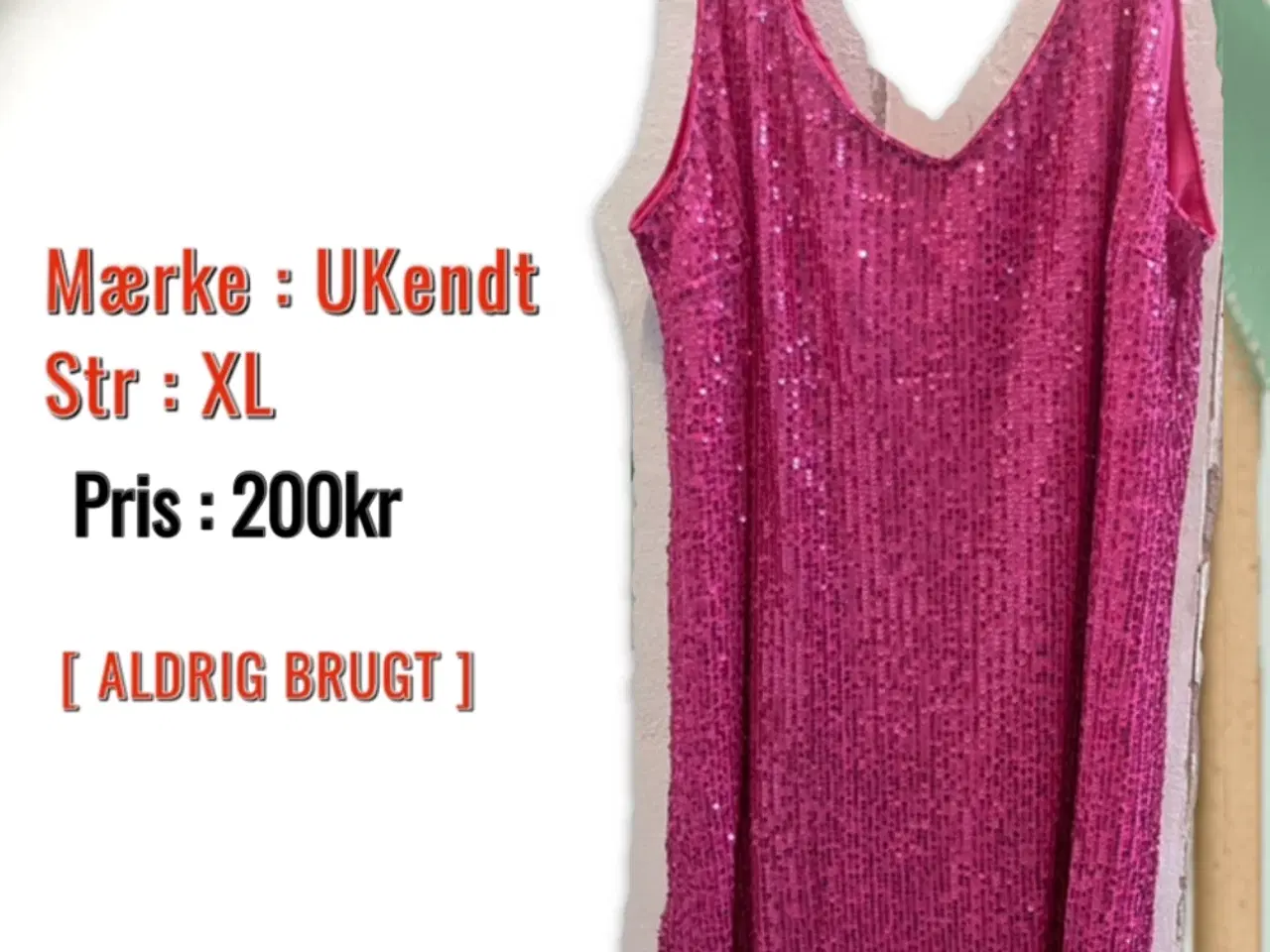 Billede 1 - Lårkort Palietkjole i pink