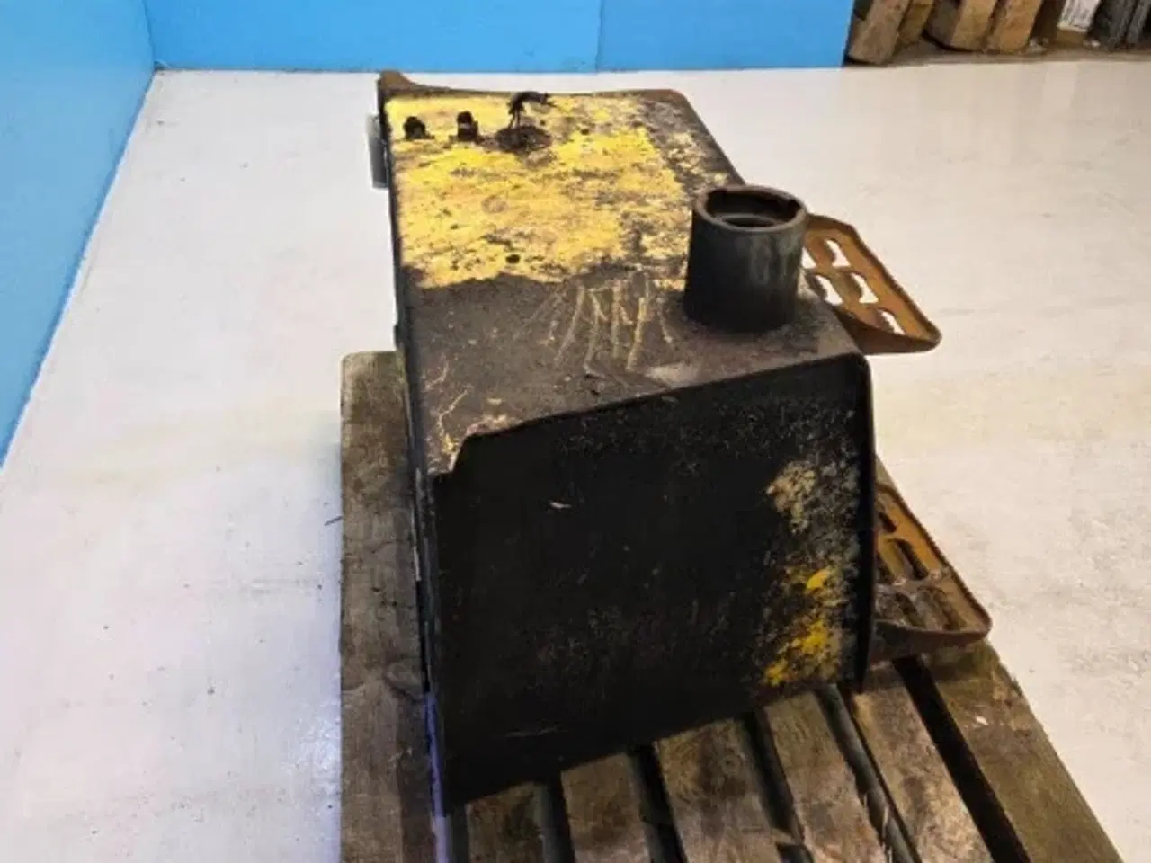 Billede 16 - New Holland LB115B Dieseltank 87355226