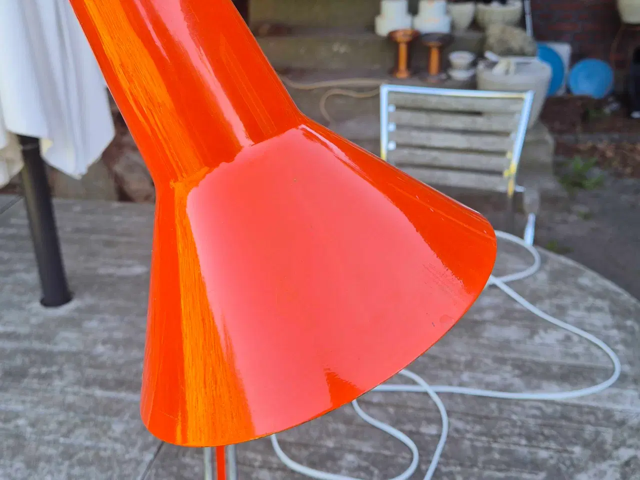 Billede 2 - Flot orangerød arkitektlampe i dansk design 