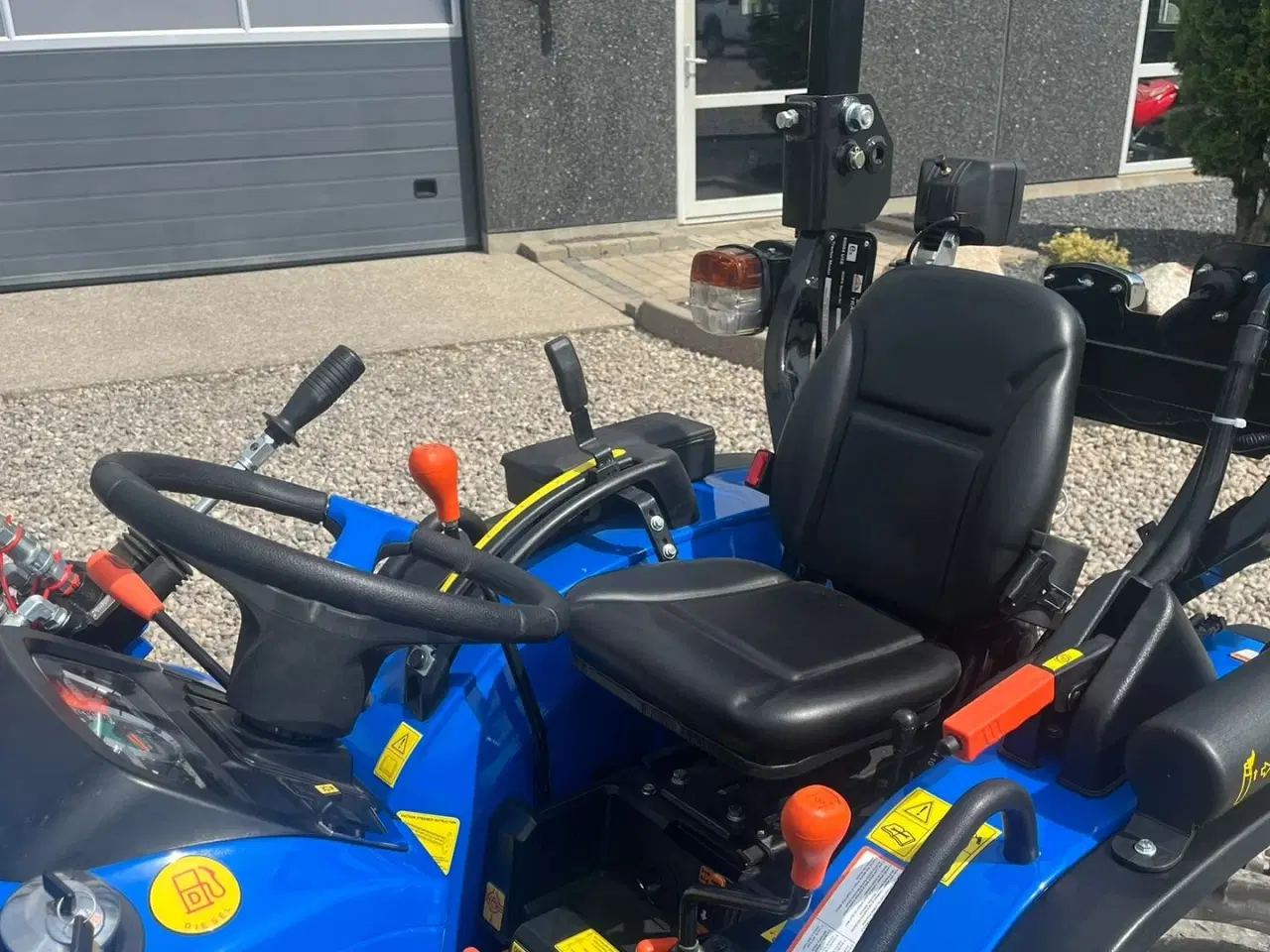 Billede 7 - Solis S26 6+2 gearmaskine med Fuldhydraulisk frontlæsser