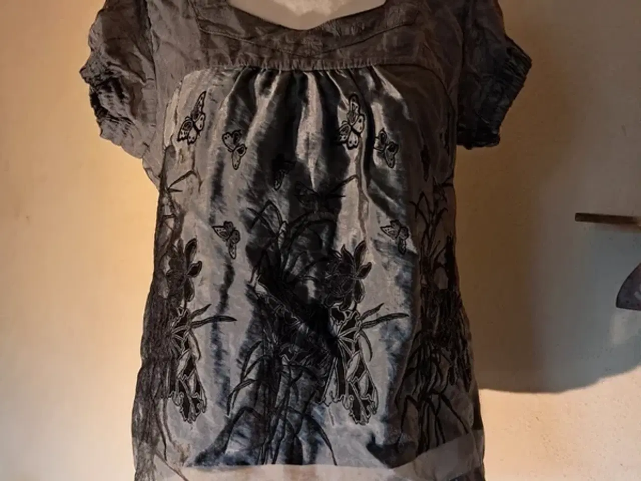 Billede 1 - Vero Moda str. M t-shirt