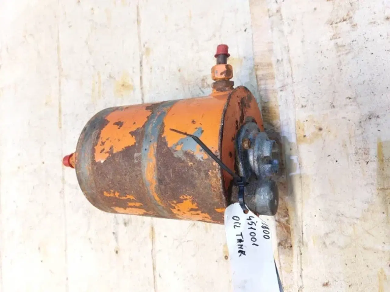 Billede 8 - Dronningborg D900 OIietank 451001