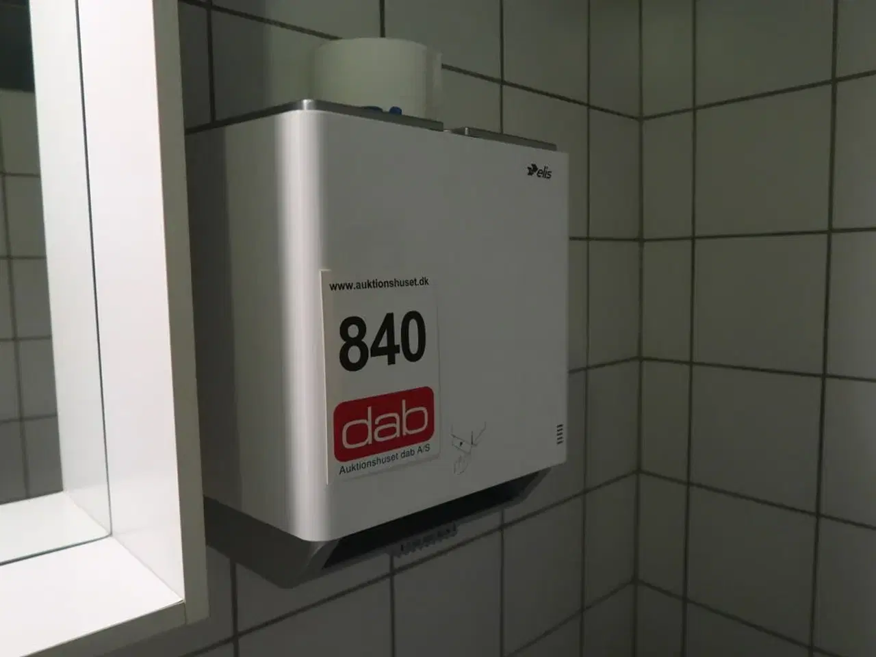 Billede 1 - Elis papirdispenser