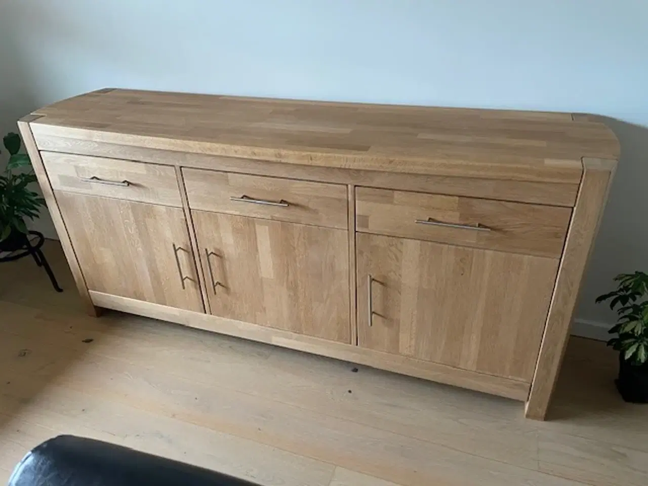 Billede 1 - Skænk – massiv eg – sæbebehandlet