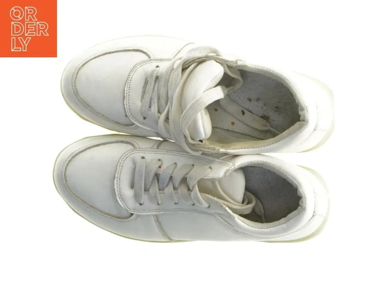 Billede 9 - Hvide sneakers (str. 3)