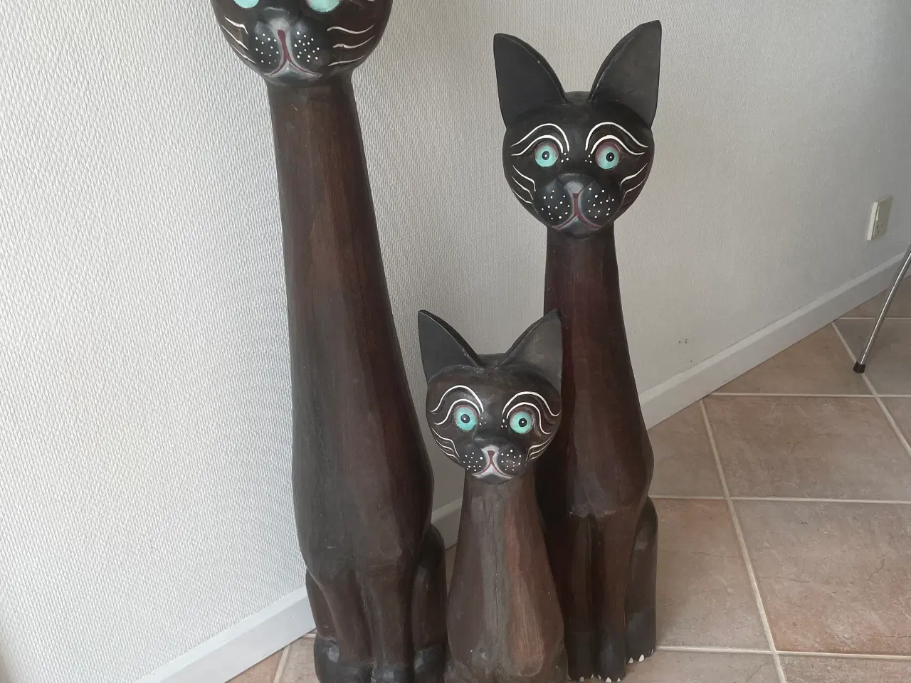 Billede 1 - Siamesisk kattefamilie i træ