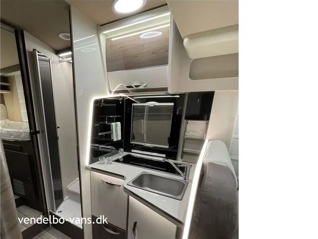 Billede 11 - 2025 - McLouis Mc4 873 G Enkeltseng og stor garage under - hæve/sænkeseng - Automatgear