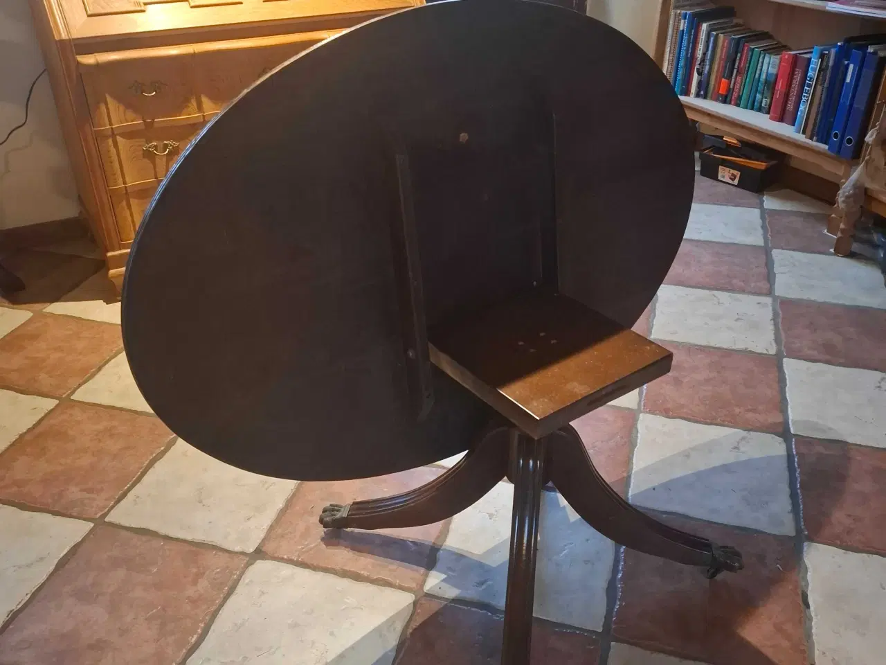 Billede 3 - Engelsk foldebord mahogni med løvefødder