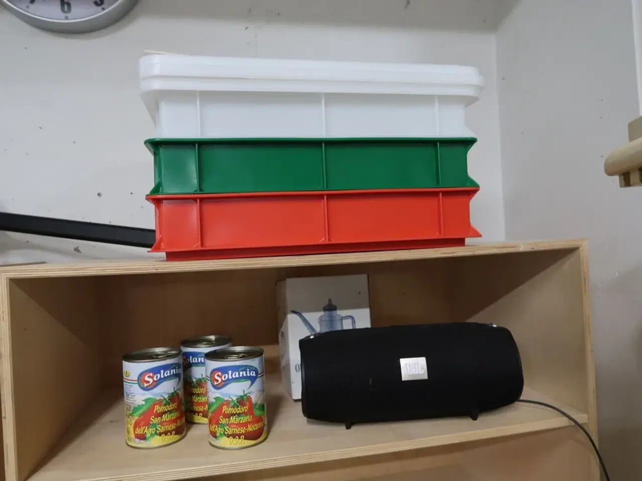 Billede 6 - 2 stk. vægreoler med indhold