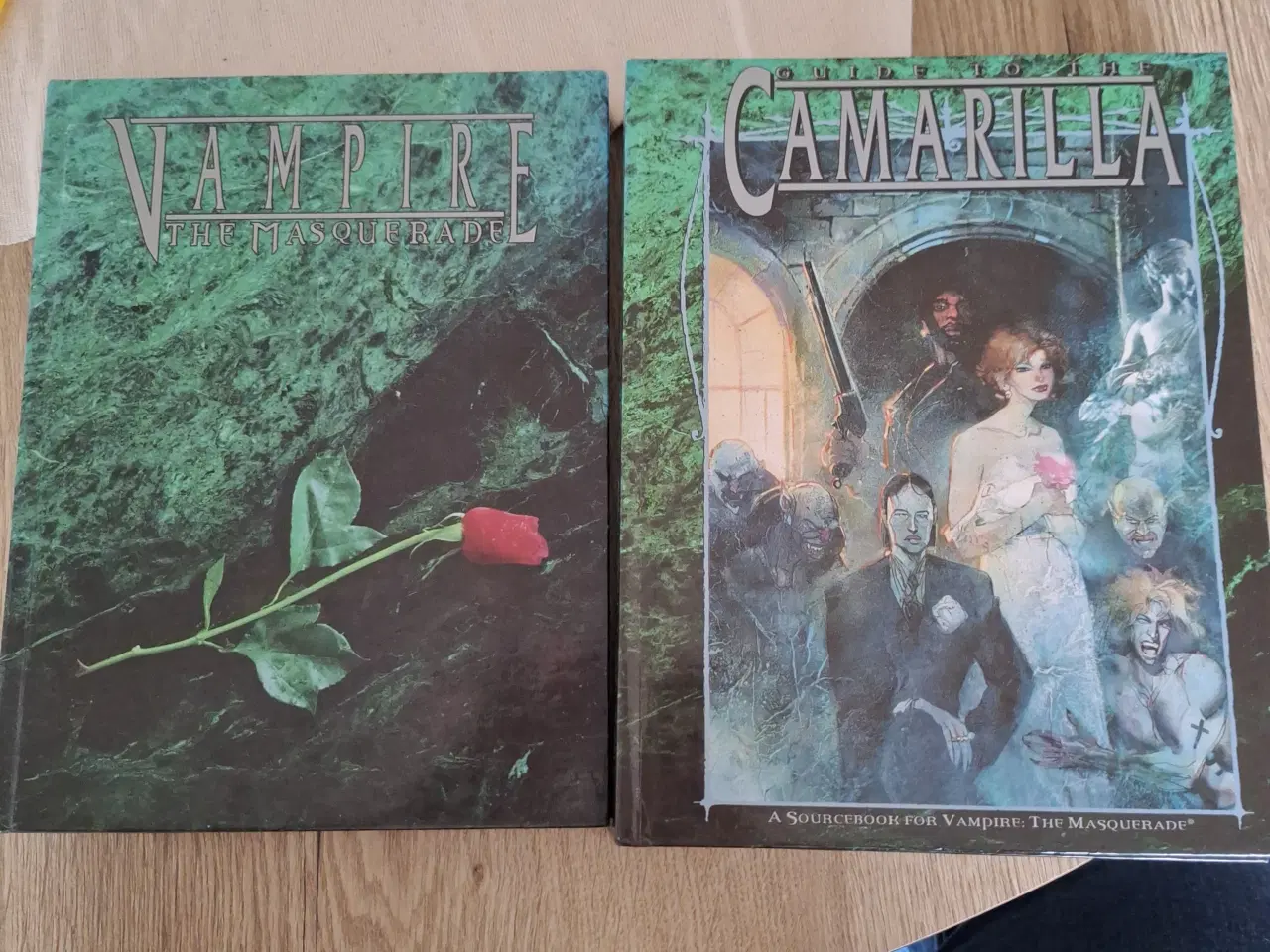 Billede 1 - Vampire grundbog og en guide bog