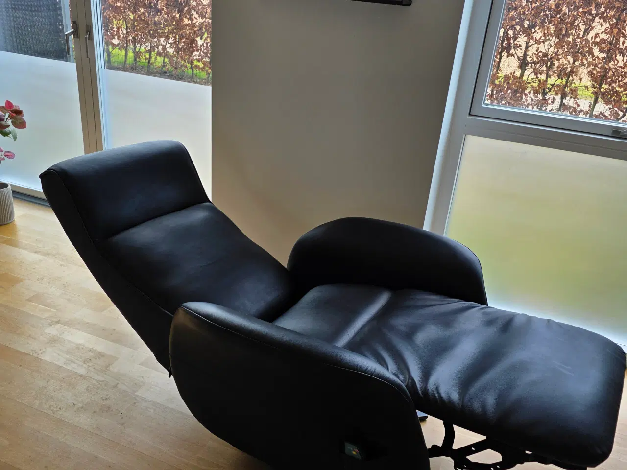 Billede 7 - Lindebjerg otium stol 360 Luksus med massage/varme