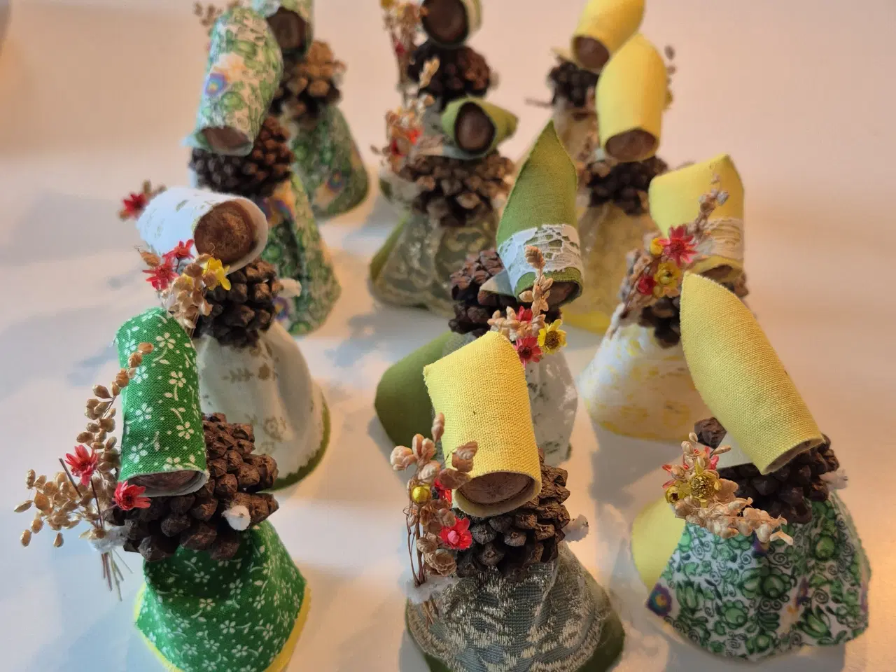 Billede 1 - Unikke håndlavede påskedamer af naturmaterialer (1