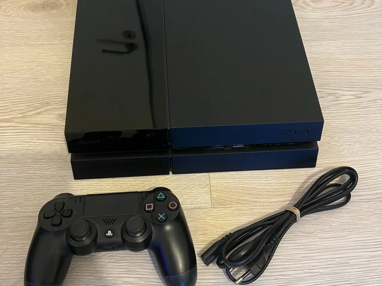 Billede 1 - PlayStation 4 500GB + Controller