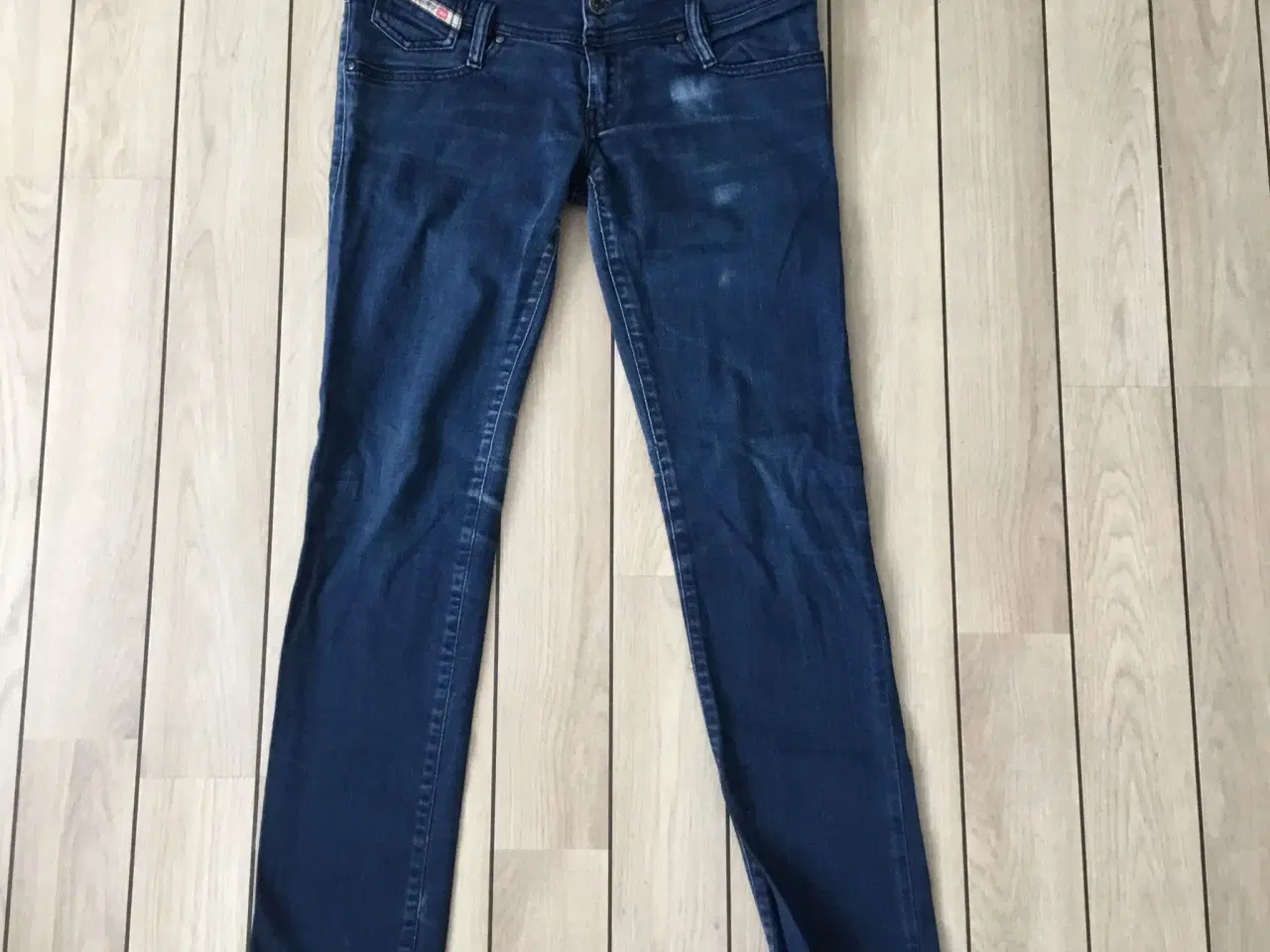 Billede 9 - Diesel jeans str. W28 / L32 i cool mørkeblå denim