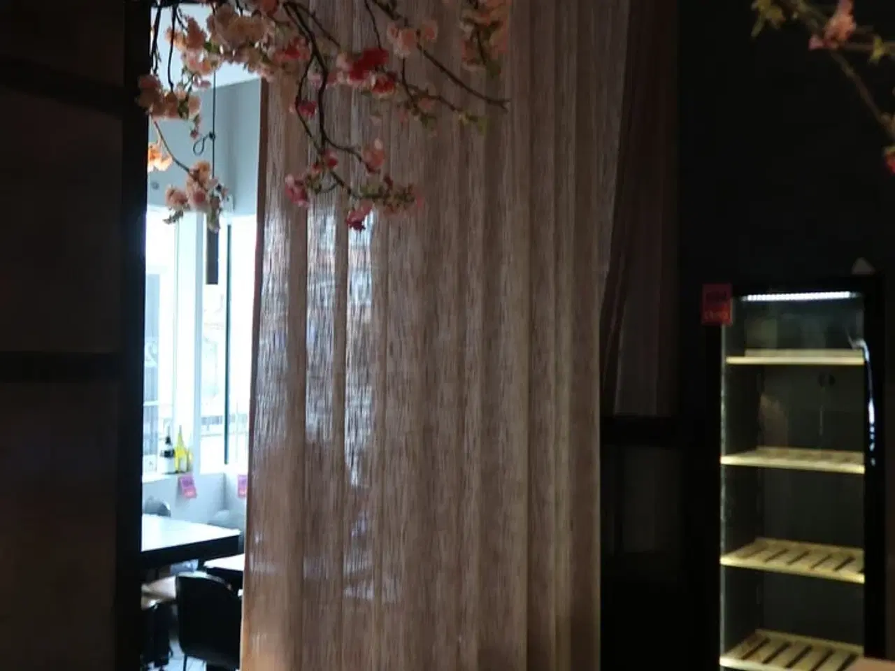 Billede 2 - Gardin med skinne