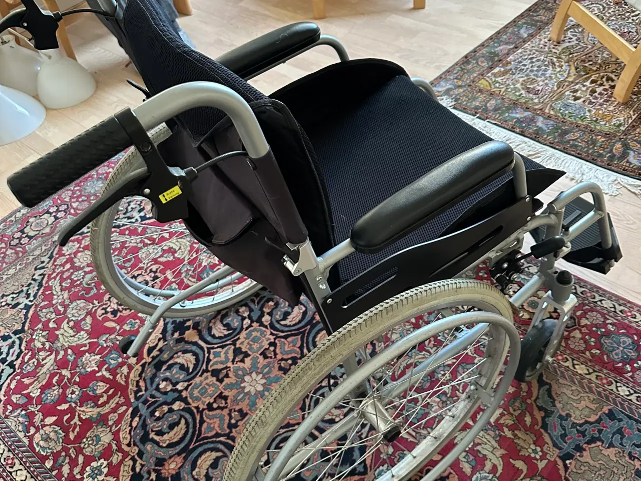 Billede 1 - Actiumplus kørestol, næsten ikke brugt