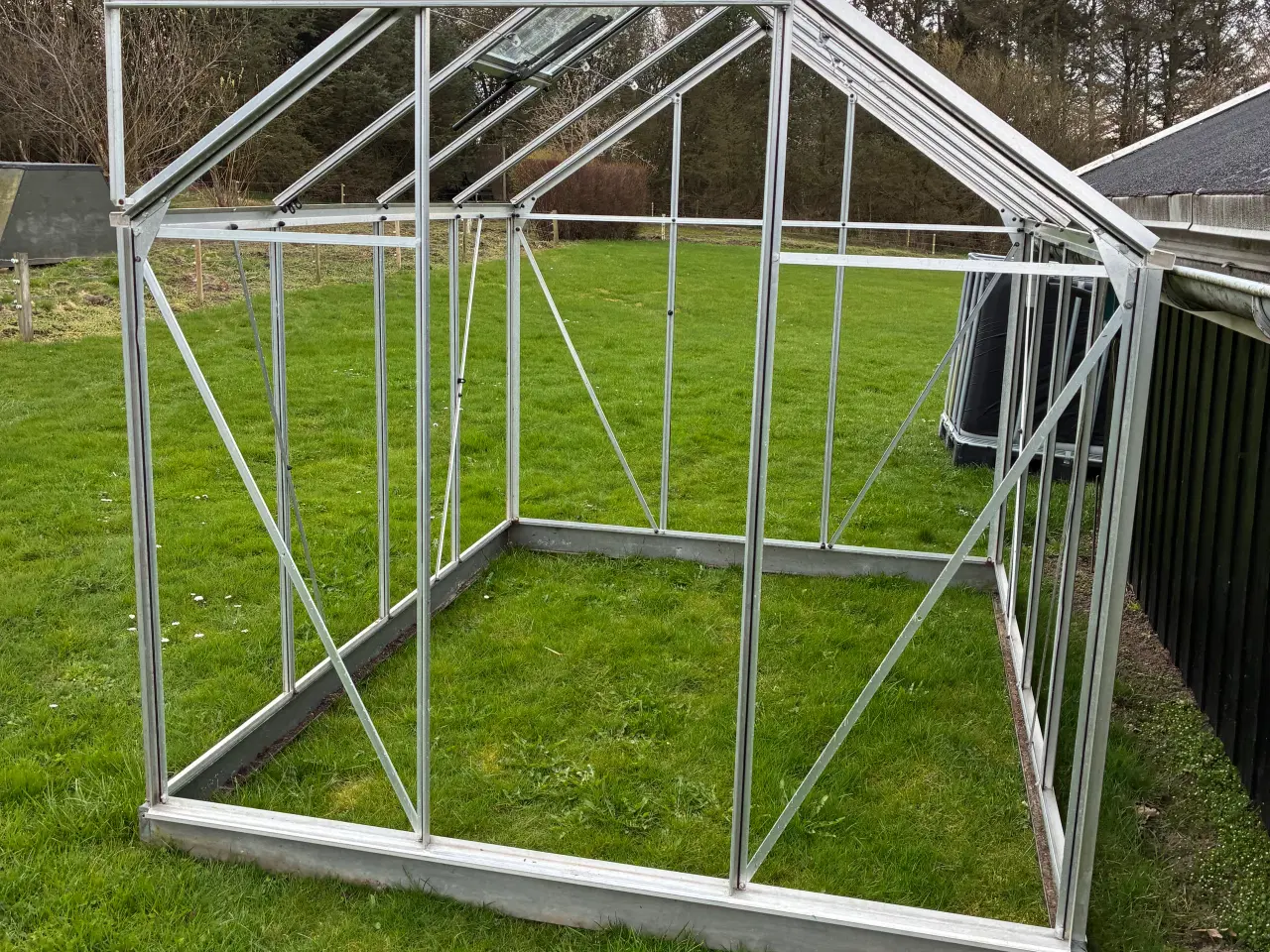 Billede 1 - Brugt drivhus på 5 m2