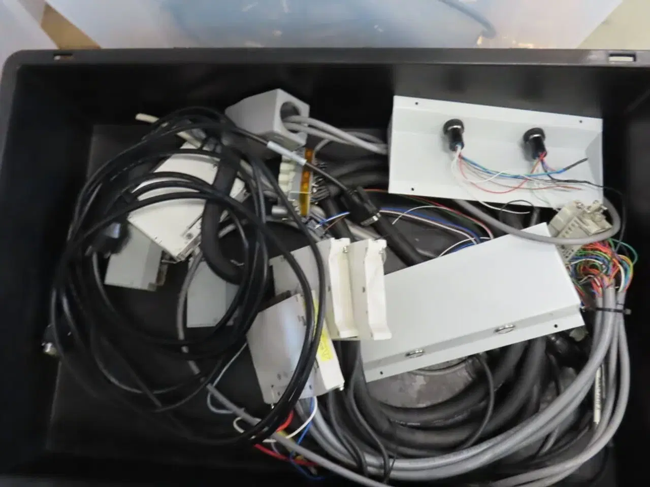 Billede 4 - Palle med rester fra TC ELECTRONIC