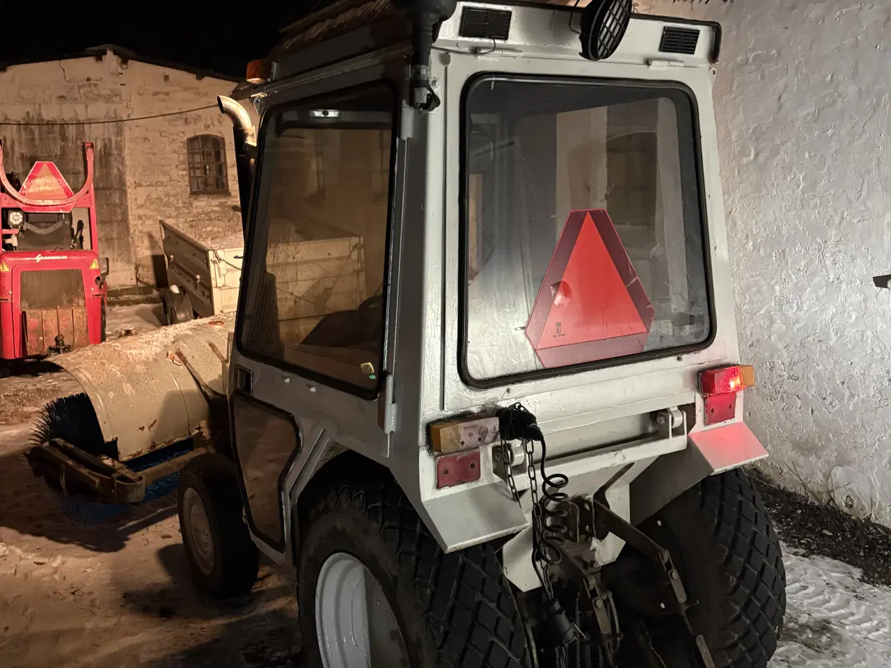 Billede 5 - Mitsubishi MT180D 4X4 Mini Traktor med kost 