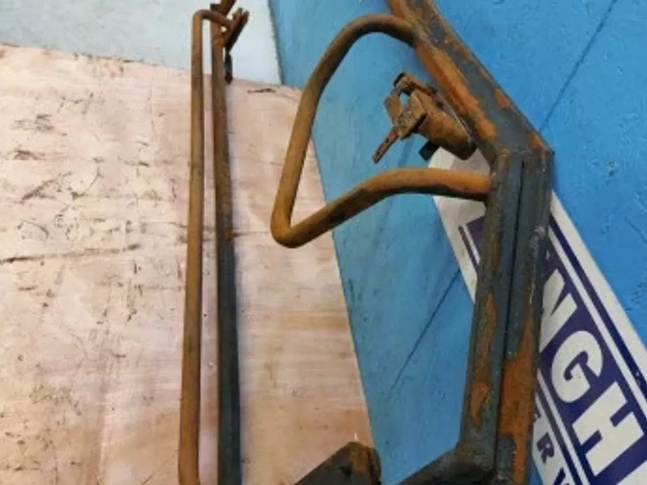 Billede 12 - Case 821E Dørtætning 84144153