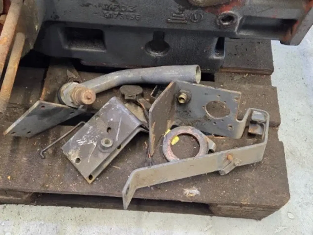 Billede 11 - New Holland M135 Bagtøj 5173156