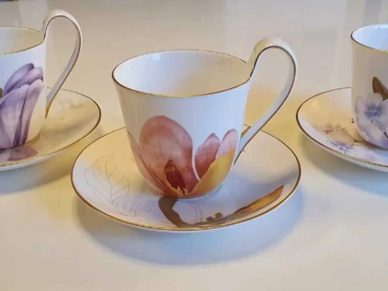 Billede 1 - Royal Copenhagen Flora danica Tekop med underkop 3