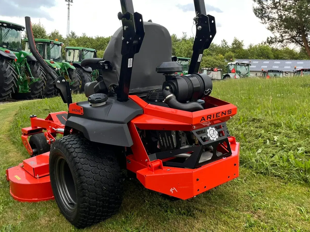 Billede 5 - Ariens Zenith 60 SD Top professionel maskine med stor 2 cylindret Kawasaki motor.